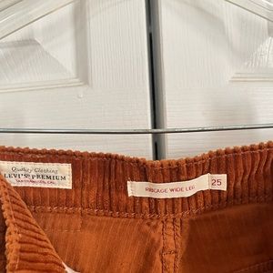 Levi’s Ribcage Wide leg Corduroy Jeans
